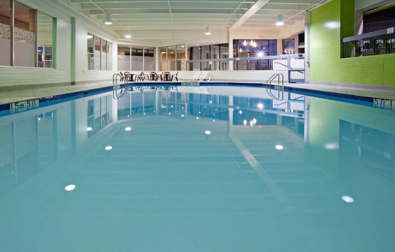 Holiday Inn South Burlington, An Ihg Hotel Экстерьер фото